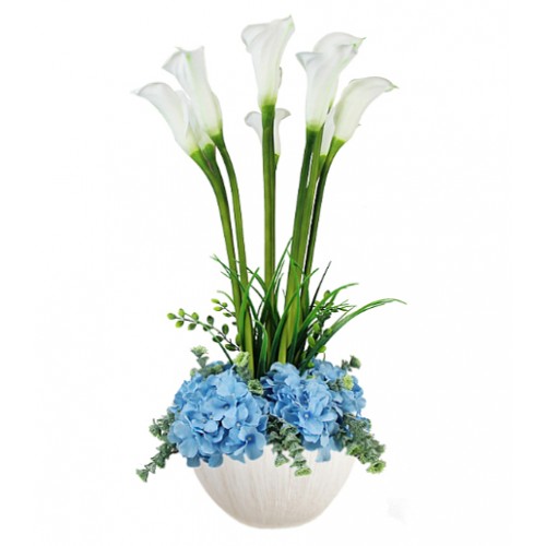 Bold flowers & leaves, together with simple yet elegant color combination, makes it a perfect way to express your consolation of emotions.